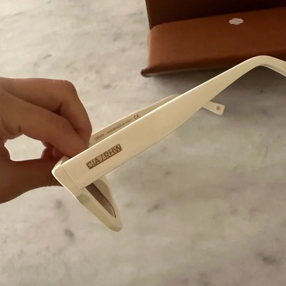 Gia x RHW Sunnies - Ivory - www.joarbit.com